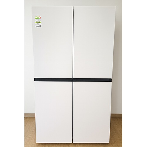 LG 디오스 T875MEE111는 디자인과 실용성을 모두 갖춘 4도어 냉장고입니다. 노크온 매직스페이스와 대용량 수납공간은 물론, 스마트 기능으로 편리함을 더했습니다. 이 제품으로 당신의 주방을 더욱 효율적이고 아름답게 바꿔보세요. 후회 없는 선택이 될 것입니다.